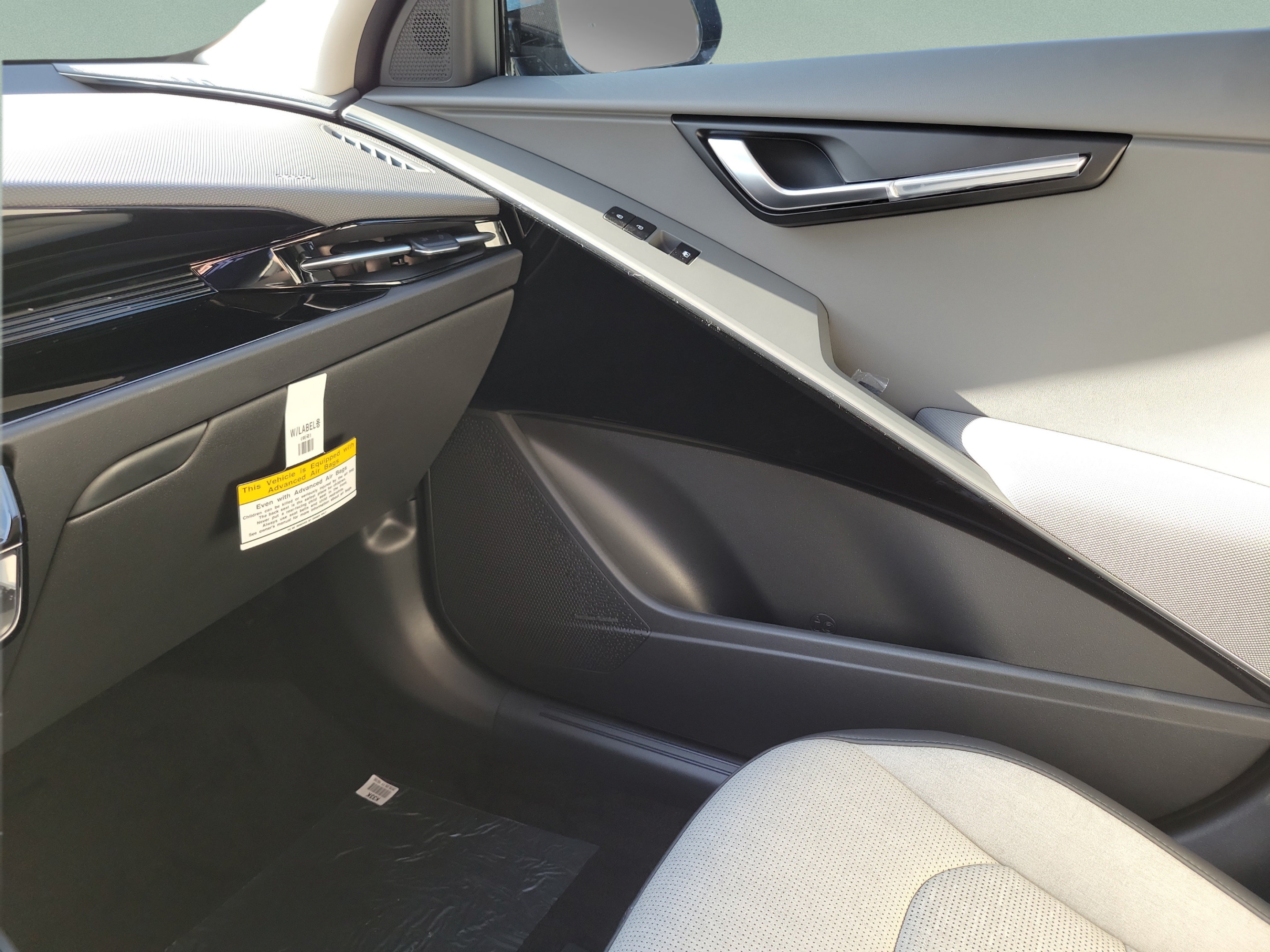 New 2026 Kia Niro SX Touring FWD image 20