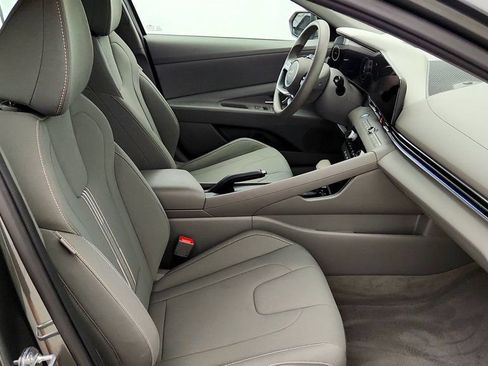 Used 2024 Hyundai Elantra SEL FWD image 24