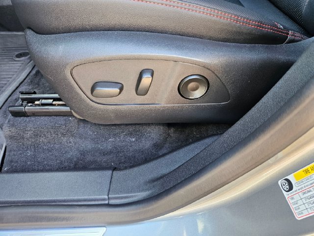 Used 2024 Chevrolet Traverse RS w/ LPO, Floor Liner Package AWD/4WD image 36