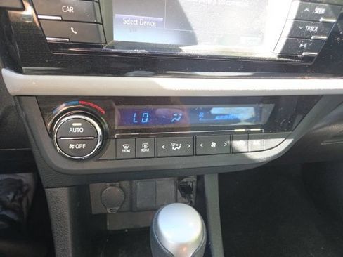 Used 2016 Toyota Corolla LE FWD image 10