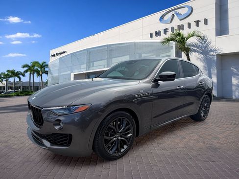 Used 2024 Maserati Levante GT Ultima AWD/4WD image 3
