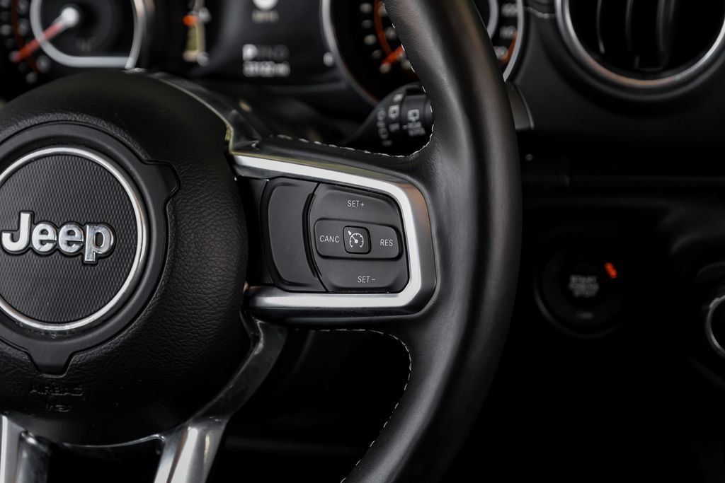 Used 2022 Jeep Wrangler Unlimited Sahara w/ Cold Weather Group AWD/4WD image 28