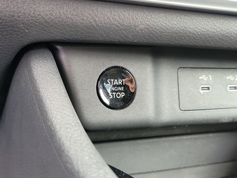 Certified 2025 Nissan Rogue SV AWD/4WD image 13