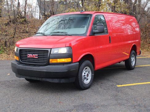 New 2025 GMC Savana 3500 image 3