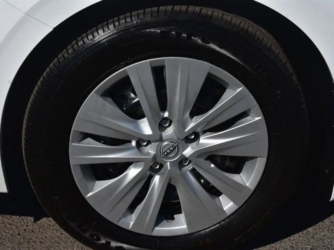 Used 2025 Nissan Sentra S image 10