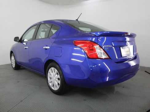 Used 2013 Nissan Versa SV w/ Convenience Pkg FWD image 7
