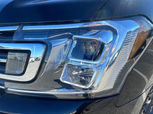 Used 2019 Ford Expedition XLT image 9