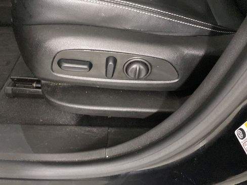 Used 2023 GMC Terrain SLT w/ LPO, Floor Liner Package FWD image 24