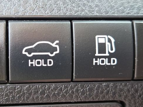 Used 2023 Toyota Camry SE FWD image 5