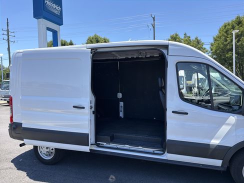 Used 2024 Ford Transit 250 148 Medium Roof Extended AWD w/ Load Area Protection Package image 31