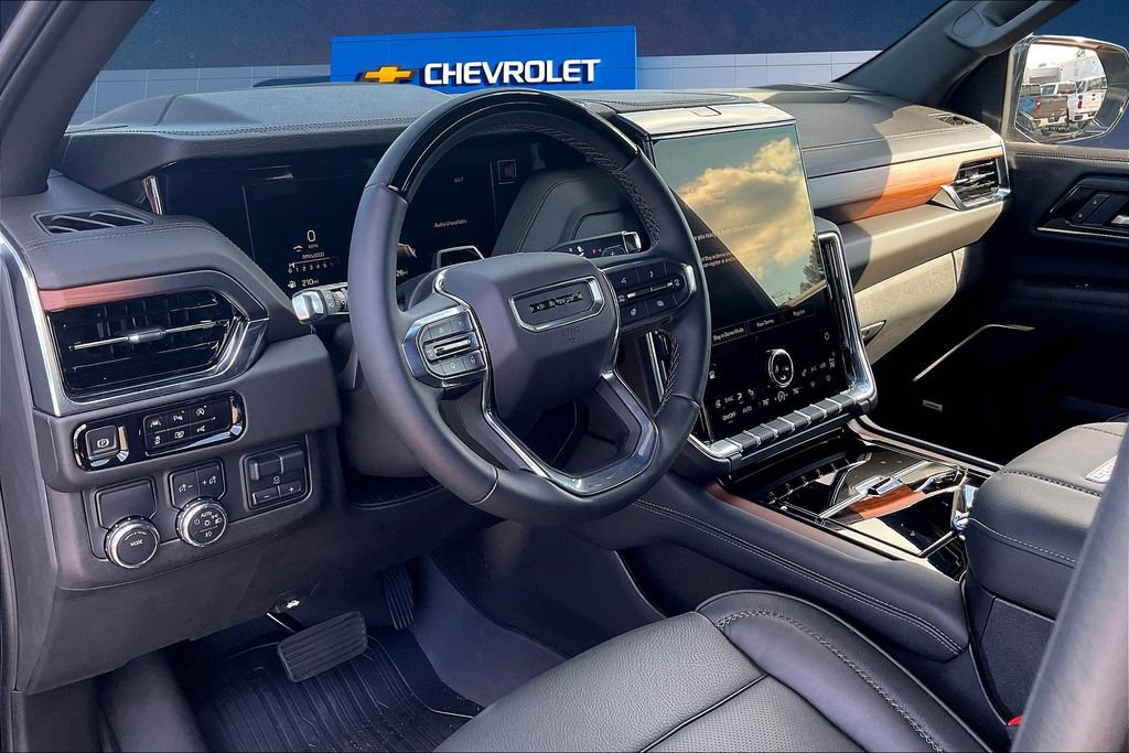 New 2025 GMC Yukon Denali w/ Denali Reserve Package RWD image 6