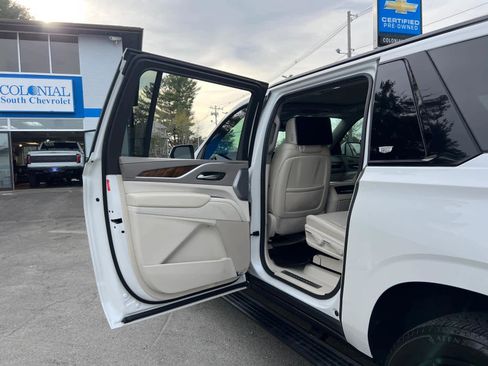 Certified 2024 Cadillac Escalade ESV Sport Platinum w/ LPO, ONYX Package AWD/4WD image 33