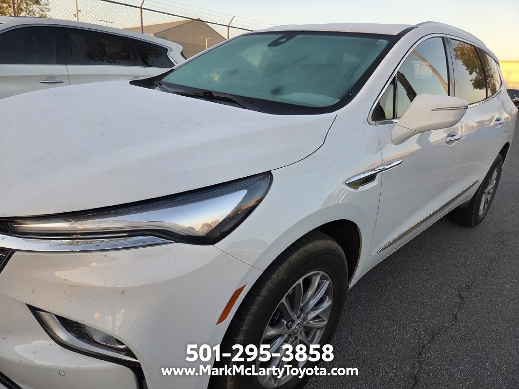 Used 2023 Buick Enclave Essence FWD image 10