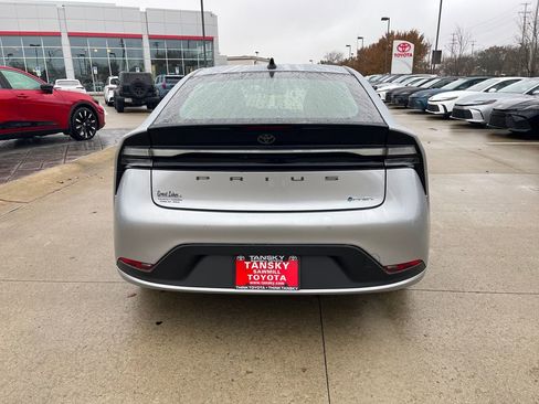 New 2026 Toyota Prius SE image 4