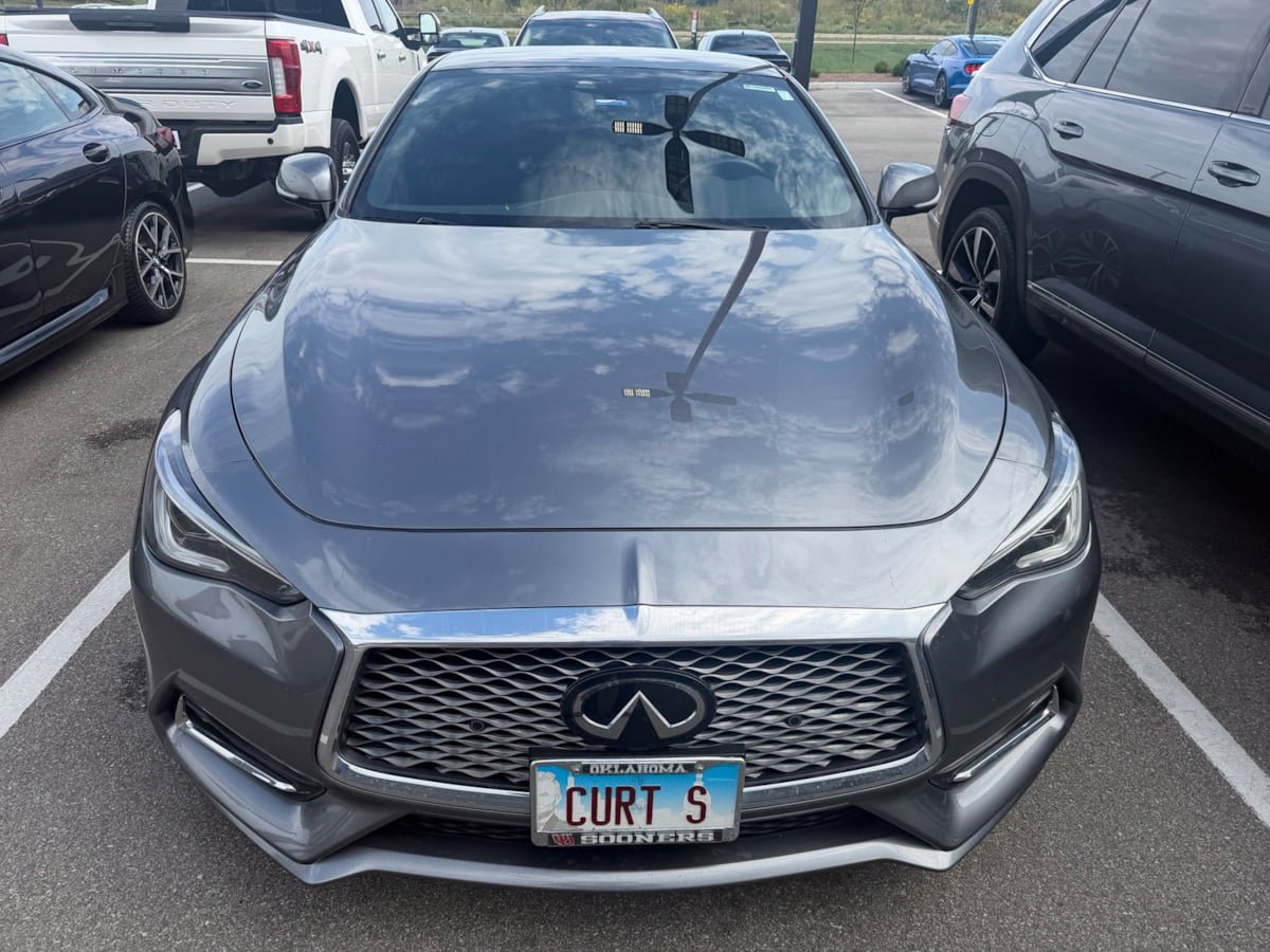 Used 2020 INFINITI Q60 3.0t Luxe w/ Essential Package AWD/4WD image 2