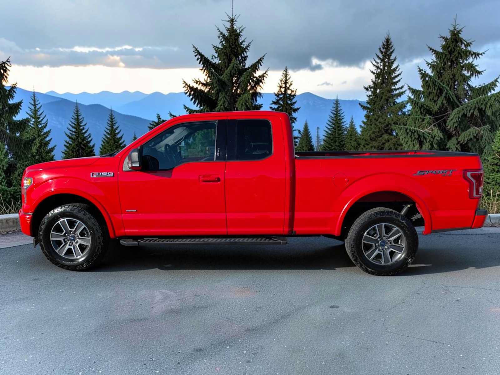 Used 2017 Ford F150 XLT w/ Equipment Group 301A Mid AWD/4WD image 3