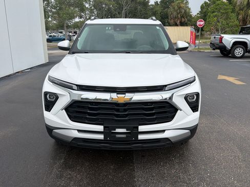 Used 2025 Chevrolet TrailBlazer LT FWD image 6