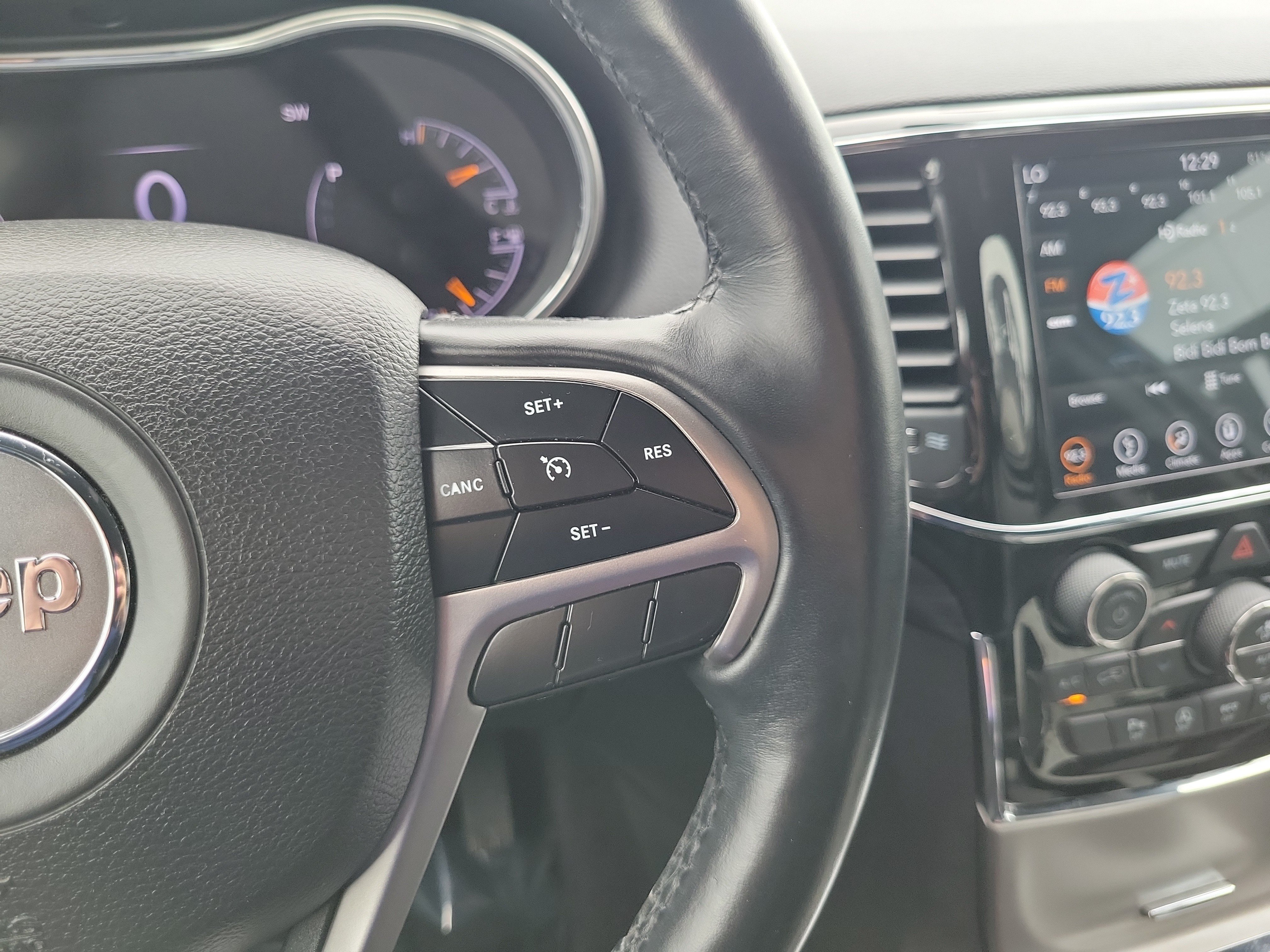 Used 2019 Jeep Grand Cherokee Altitude RWD image 21