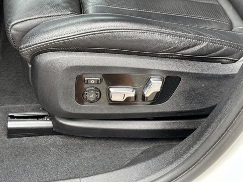 Used 2021 BMW X6 M50i w/ Executive Package image 21