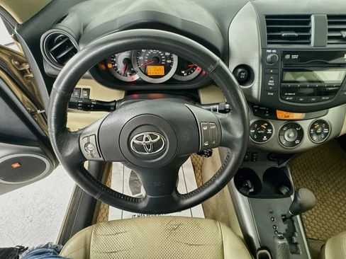 Used 2009 Toyota RAV4 Limited AWD/4WD image 12