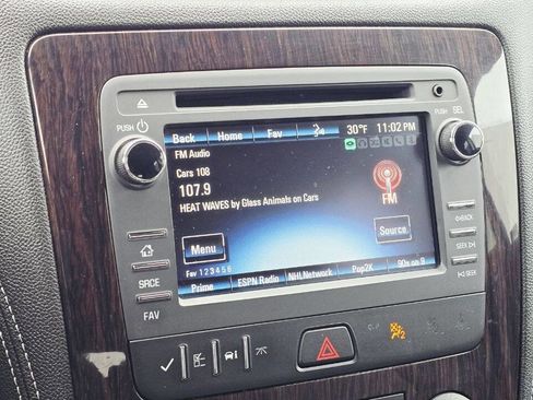 Used 2017 Chevrolet Traverse LT image 20