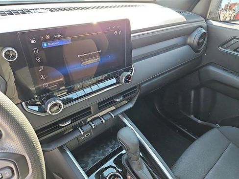 Used 2024 Chevrolet Colorado Trail Boss image 18