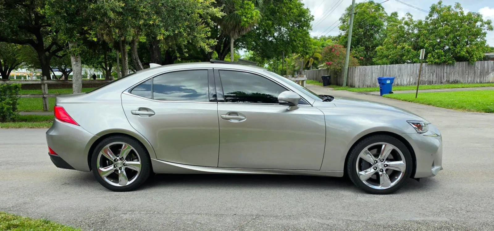 Used 2018 Lexus IS 300 w/ Premium Package RWD image 4