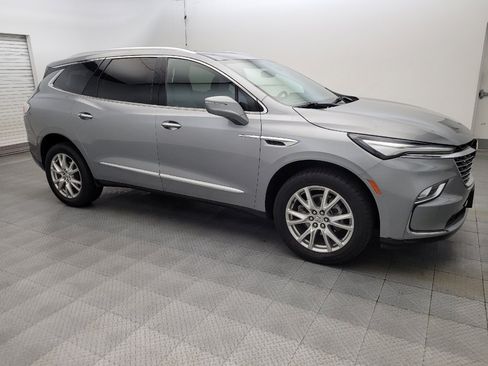 Used 2023 Buick Enclave Essence w/ Experience Buick Package FWD image 11