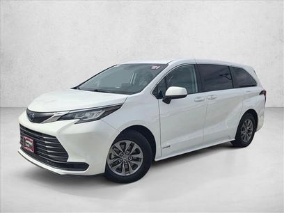 Used 2021 Toyota Sienna LE