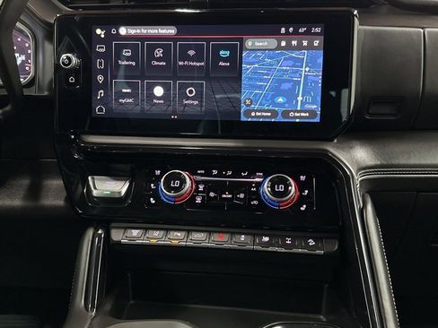 Used 2024 GMC Sierra 2500 AT4X image 24