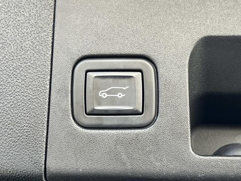 Certified 2022 Cadillac XT5 Premium Luxury image 12