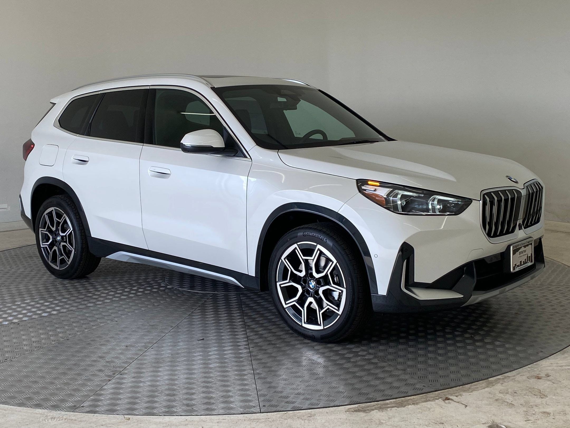 Used 2026 BMW X1 xDrive28i w/ Technology Package AWD/4WD image 7