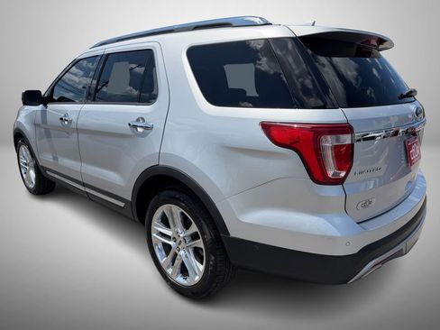 Used 2016 Ford Explorer Limited w/ Equipment Group 301A FWD image 4