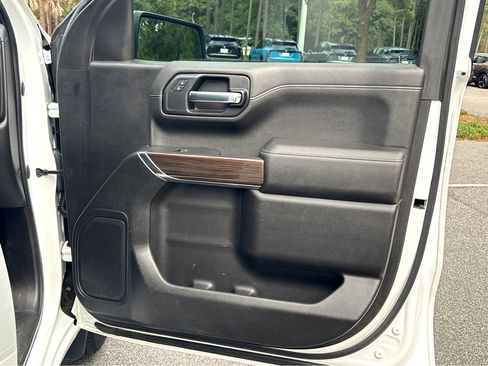 Used 2021 Chevrolet Silverado 1500 LT image 12