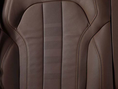 Used 2022 BMW X6 xDrive40i w/ M Sport Package image 25