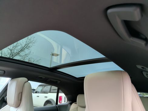 Used 2024 Porsche Macan 4 Electric image 36