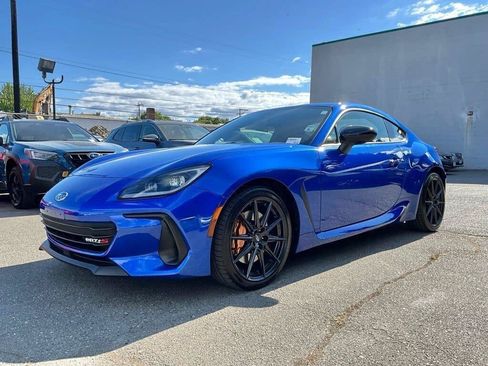 Certified 2025 Subaru BRZ tS RWD image 5