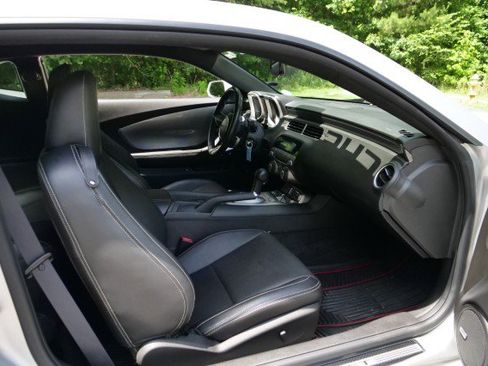 Used 2010 Chevrolet Camaro SS RWD image 33