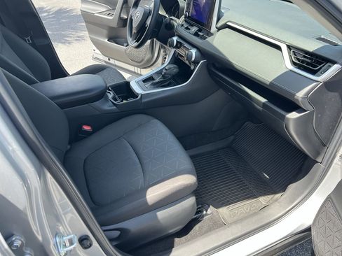 Used 2023 Toyota RAV4 XLE FWD image 34