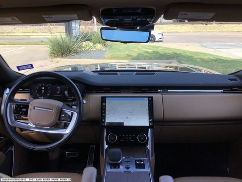 Used 2023 Land Rover Range Rover SE AWD/4WD image 12