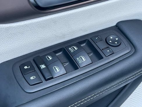 Used 2024 Chrysler Voyager LX FWD image 13