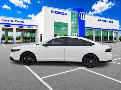 Used 2023 Honda Accord Sport image 4