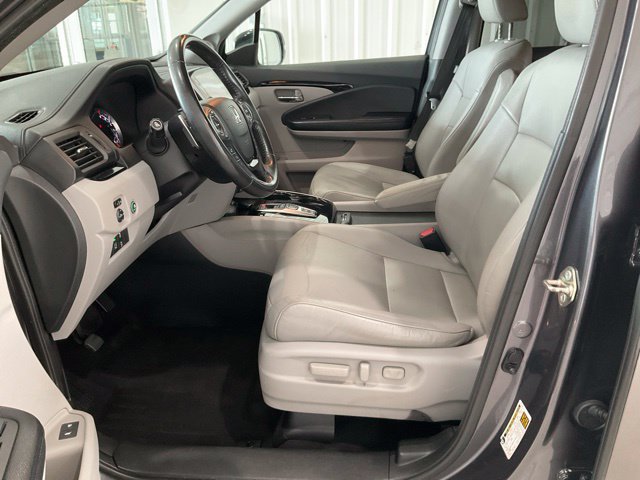 Used 2017 Honda Pilot Touring image 4