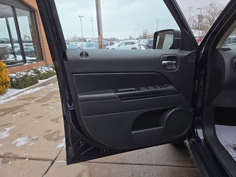 Used 2017 Jeep Patriot Latitude image 15