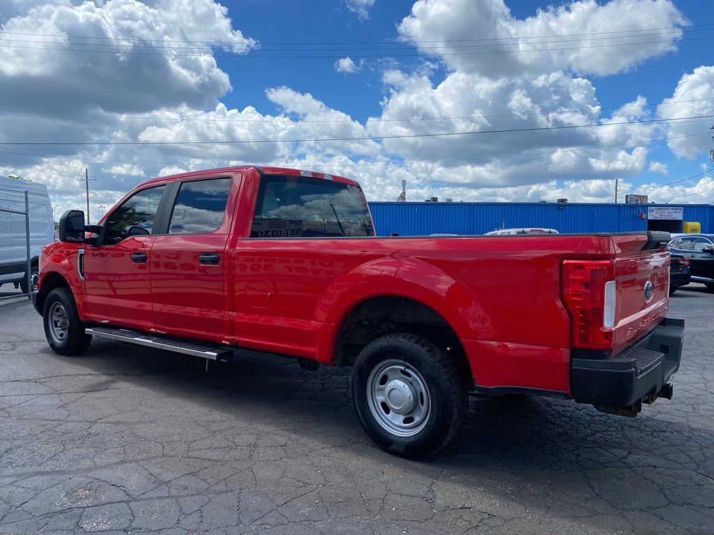 Used 2017 Ford F350 XL w/ Camper Package RWD image 4