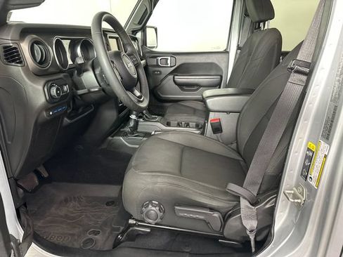 Used 2023 Jeep Wrangler Unlimited w/ Convenience Group AWD/4WD image 19