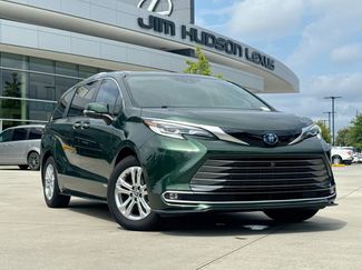 Used 2021 Toyota Sienna Platinum AWD/4WD video 2