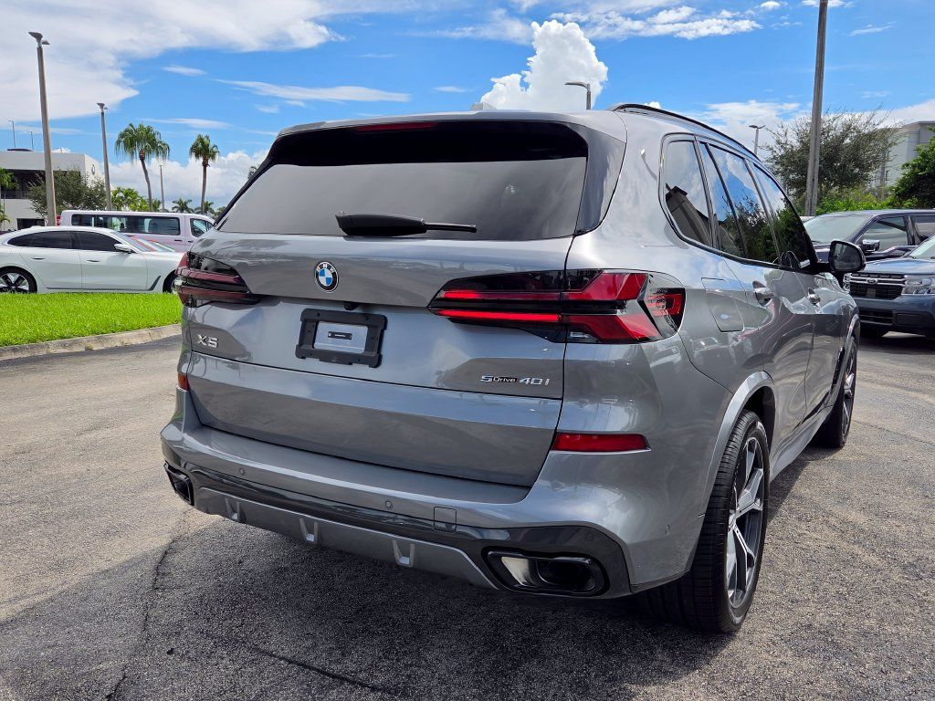 Used 2025 BMW X5 sDrive40i w/ M Sport Package RWD image 11