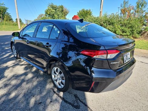 Used 2025 Toyota Corolla LE FWD image 4