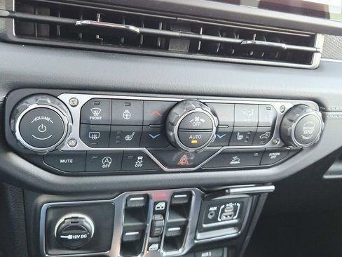 New 2026 Jeep Wrangler Unlimited Rubicon image 30